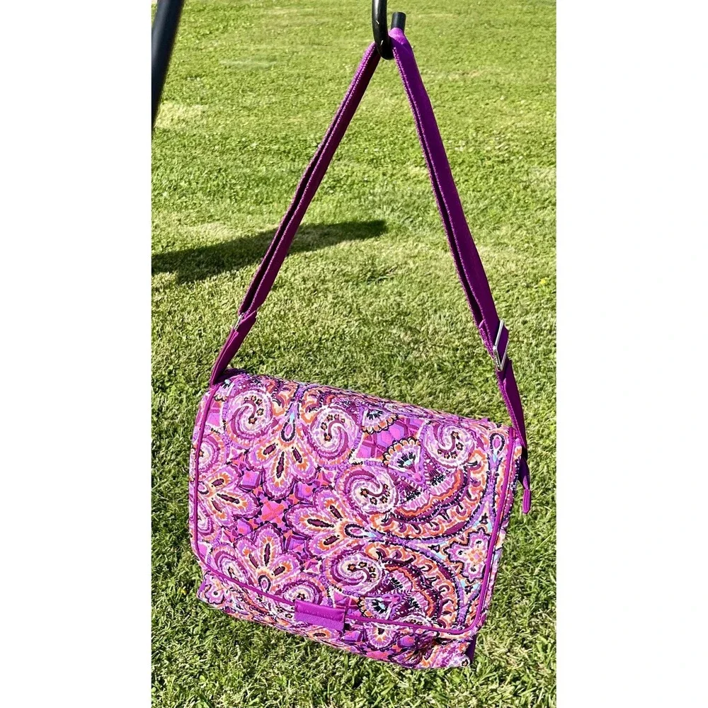Vera‎ Bradley Iconic Messenger Bag Womens Medium Purple Dream Tapestry Crossbody